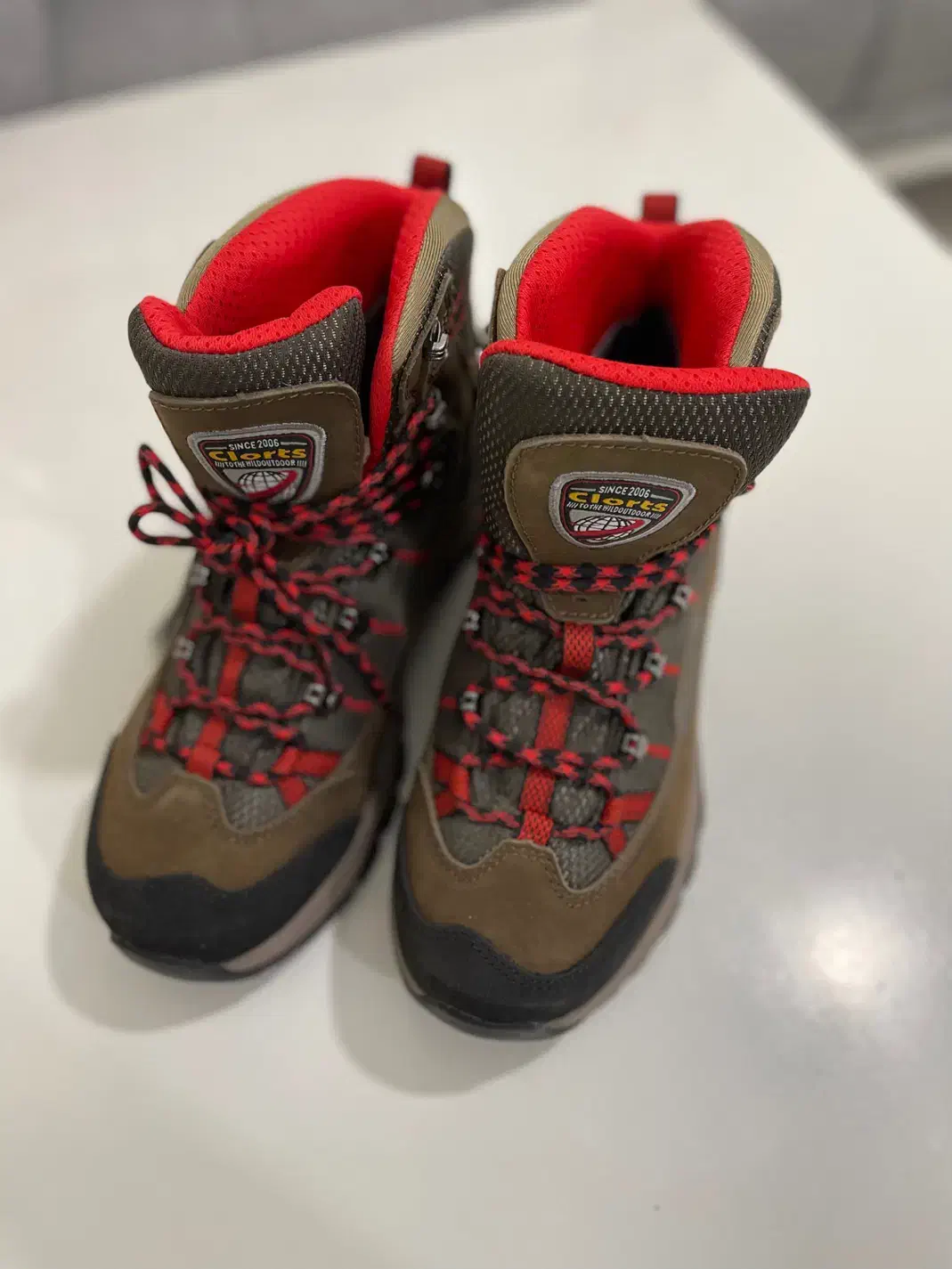 کفش و بوت کوهنوردی و کمپینگ|کیف، کفش، کمربند|تهران, دهکده المپیک|دیوار