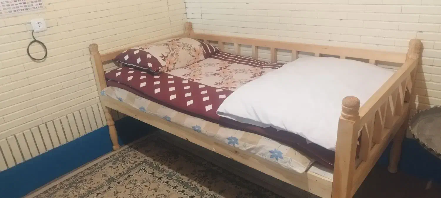 تخت سنتی نونو|تلفن رومیزی|شاهین‌شهر, فدک|دیوار