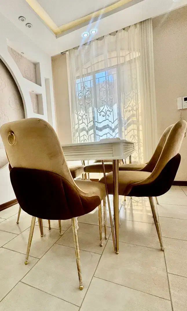 میز ناهار خوری ۶ نفره مینمال و شیک|میز و صندلی غذاخوری|شیراز, قدوسی شرقی|دیوار