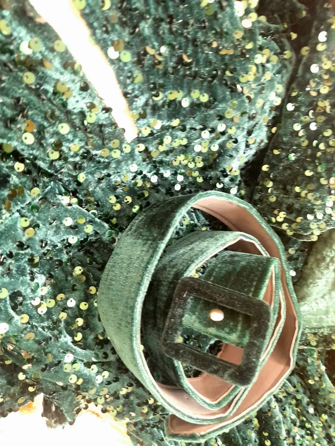 لباس مجلسی|لباس|ری, منصوریه منگل|دیوار