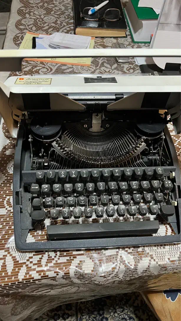 دستگاه تایپ المپیا|کلکسیون اشیاء عتیقه|کرج, عظیمیه|دیوار