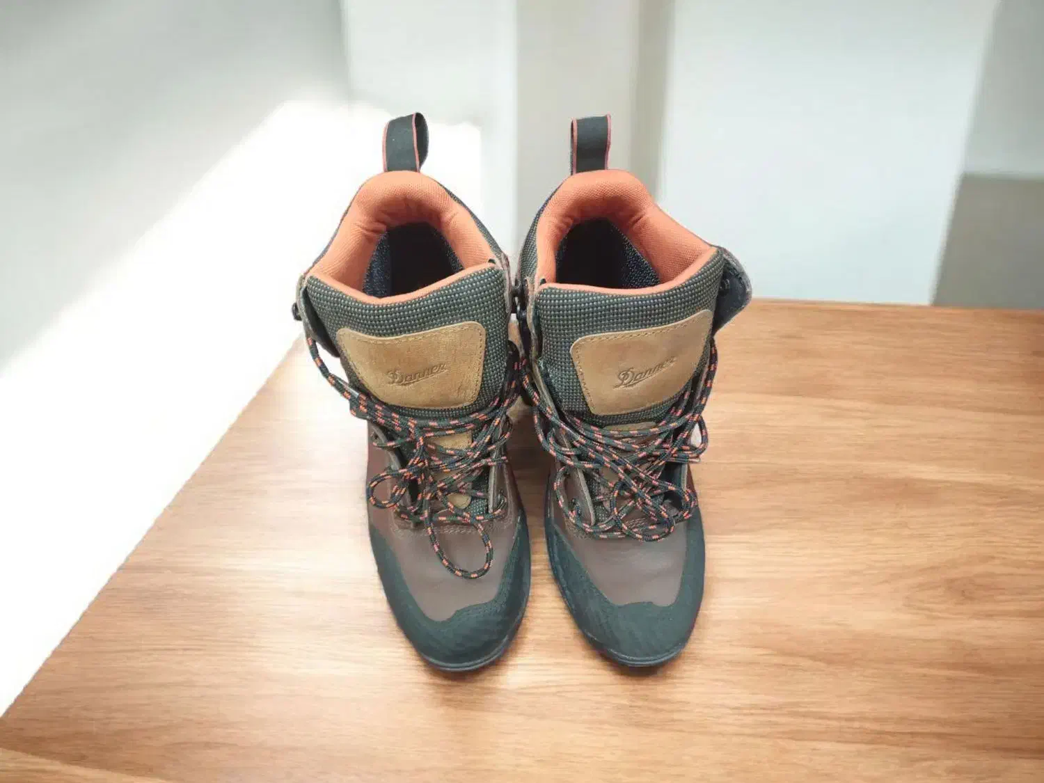 کفش چرم آمریکایی مخصوص کوهنوردی یا کار فراترازنو|کیف، کفش، کمربند|شیراز, شهرک گلستان|دیوار