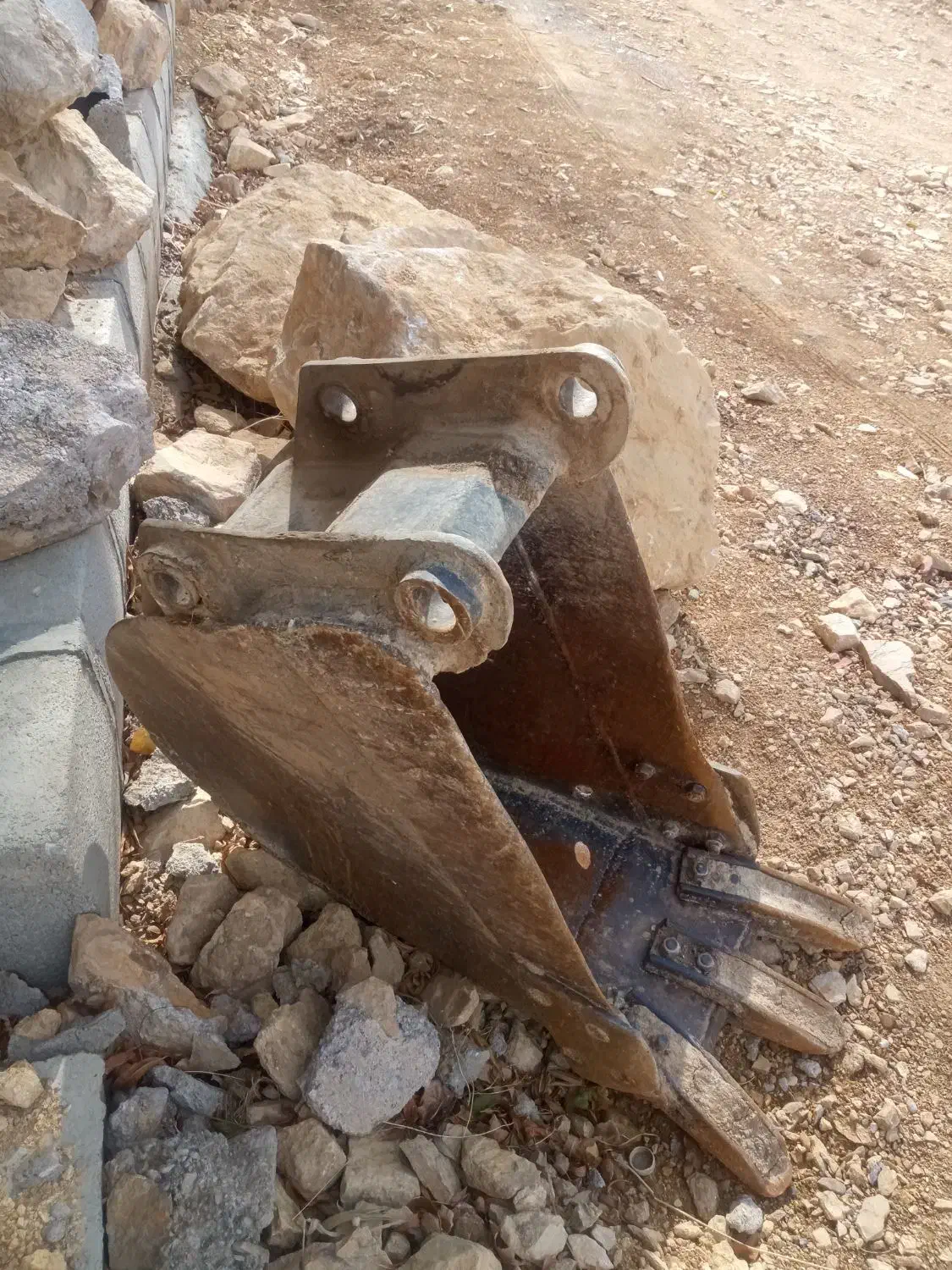 پاکت بیل بکهو|ماشین‌آلات صنعتی|سیلوانه, |دیوار