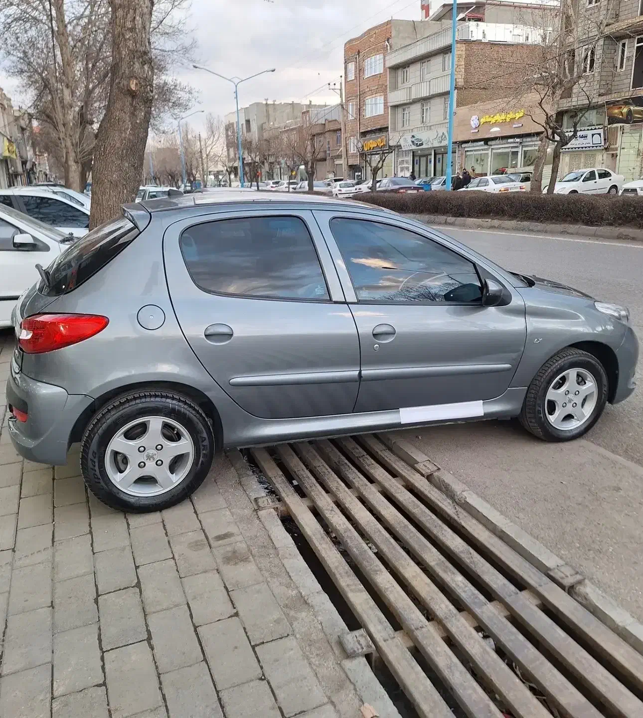 ۲۰۶ سقف پانا|خودرو سواری و وانت|ماکو, |دیوار