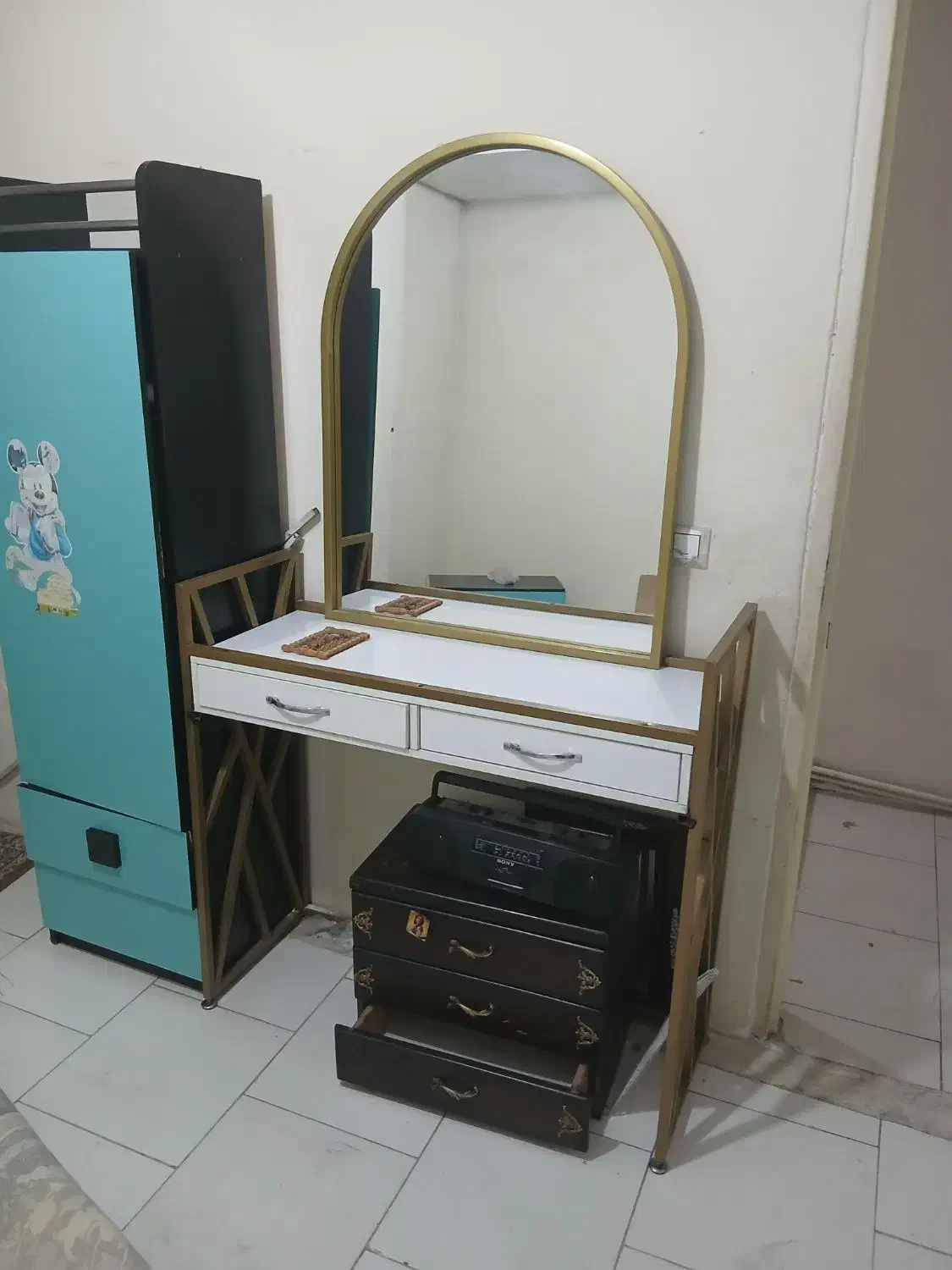 کنسول و آینه|بوفه، ویترین، کنسول|اندیشه, شهرک مریم|دیوار