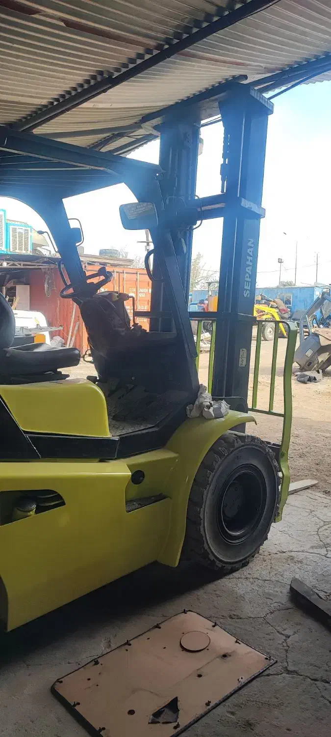 لیفتراک ۵تن سپاهان|خودرو سنگین|نجف‌آباد, شهدا|دیوار