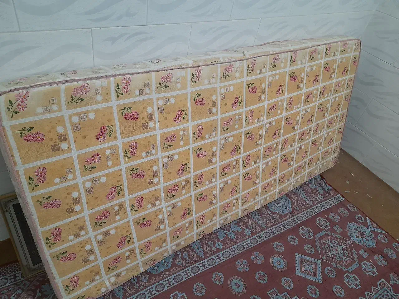 تشک|تشک تختخواب|میبد, |دیوار