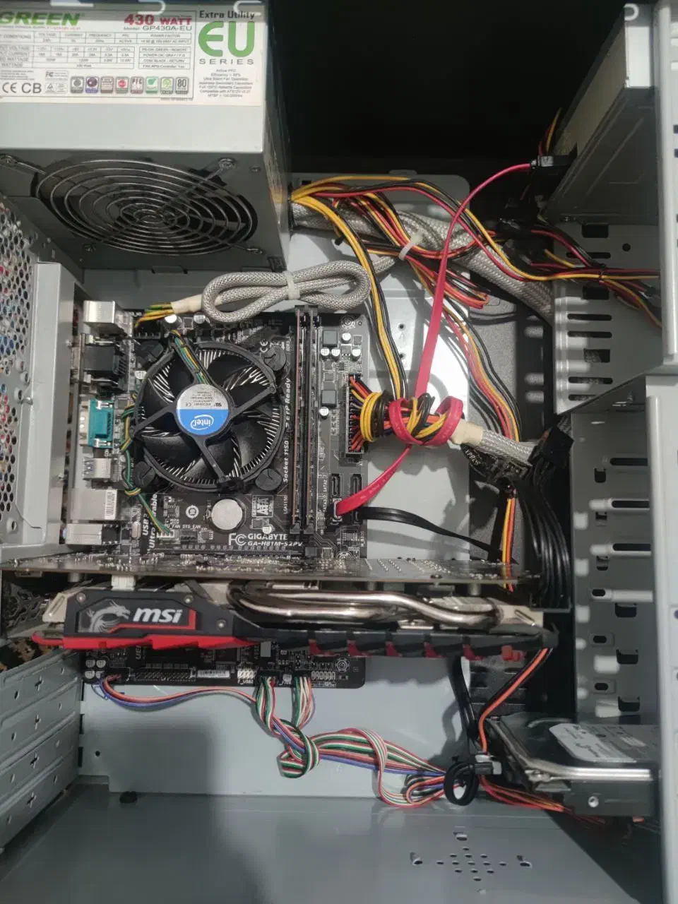 کیس گیمینگ|رایانه رومیزی|سبزوار, باهنر|دیوار