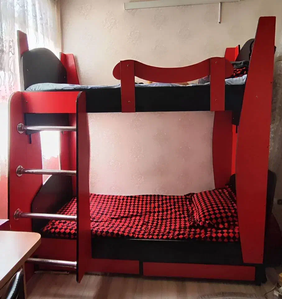 تخت دو طبقه چوبی|تخت و سرویس خواب|تهران, دهم فروردین|دیوار