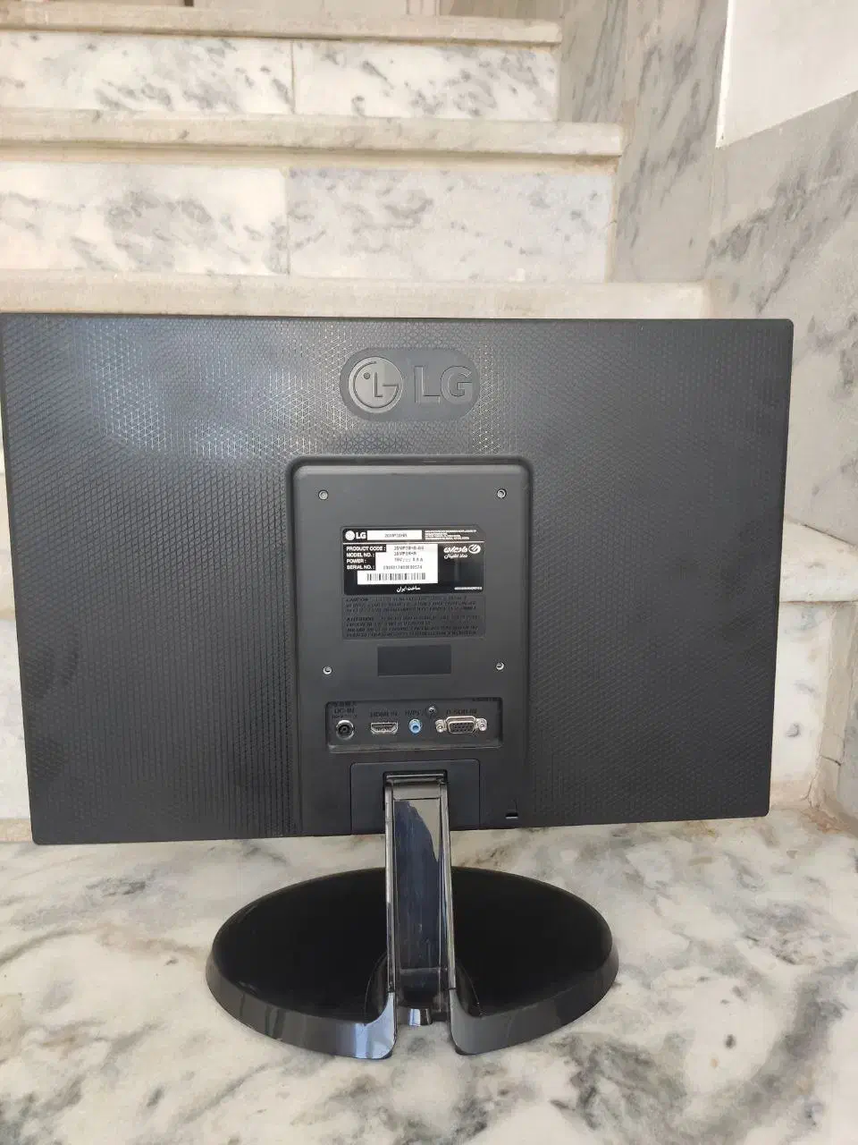 مانیتور کاملا سالم و درحدنو|قطعات و لوازم جانبی رایانه|سنندج, |دیوار