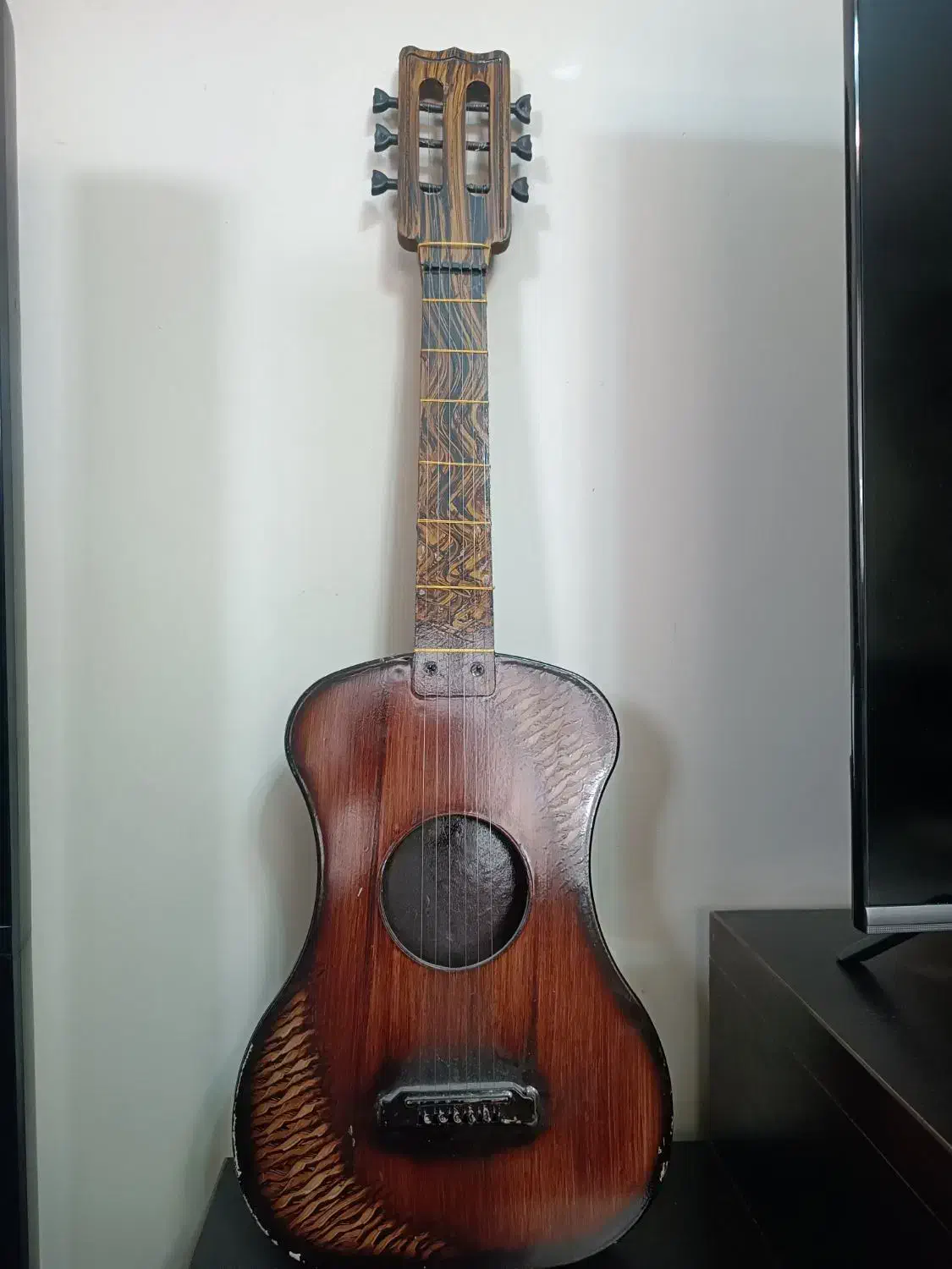 گیتار اسباب بازی و هالک وعروسک پولیشی|اسباب‌‌بازی|تهران, بنی‌هاشم|دیوار