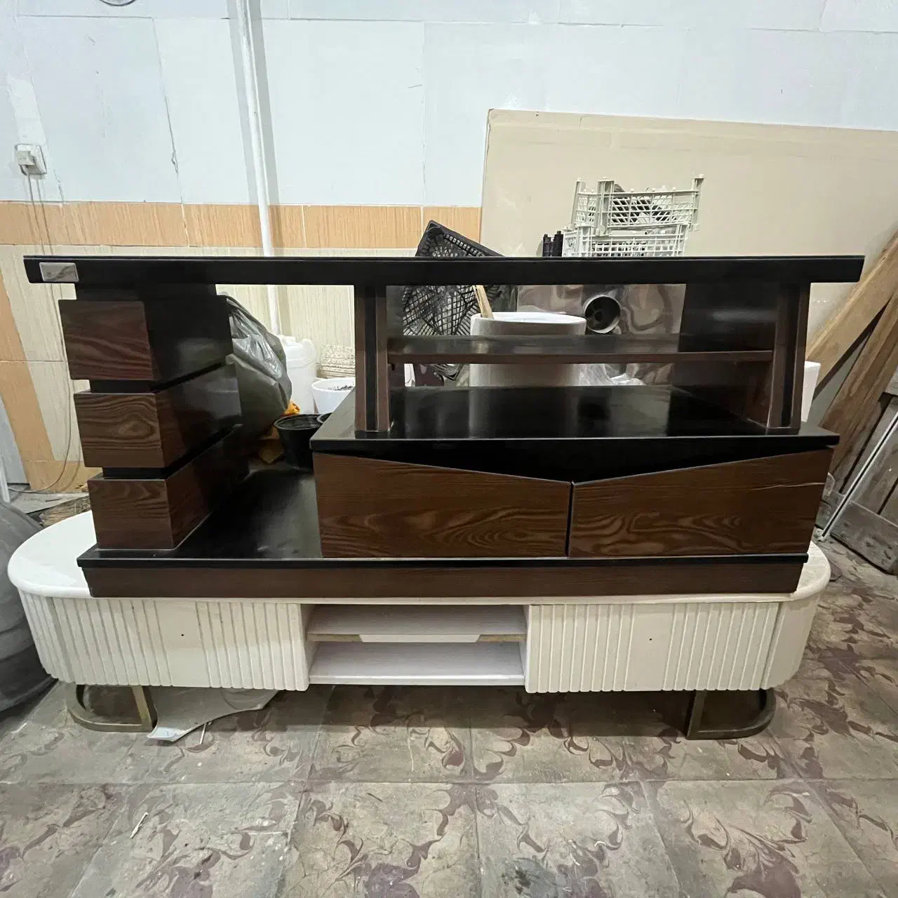 تخت با چوب دوتا میز تلوزیون به علت جابه جایی|تخت و سرویس خواب|گرگان, |دیوار