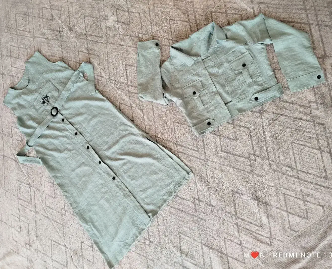 لباس نو|لباس|خمینیشهر, |دیوار