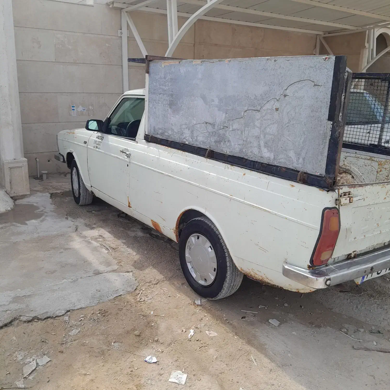 وانت پیکان فروشی مدل ۸۳|خودرو سواری و وانت|قشم, |دیوار