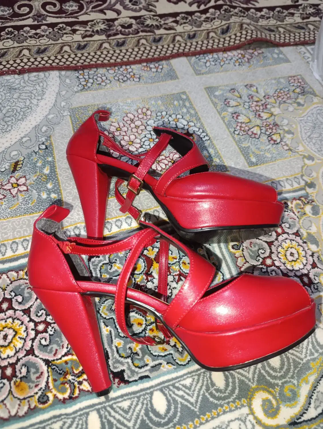 کفش مجلسی|کیف، کفش، کمربند|چناران, |دیوار