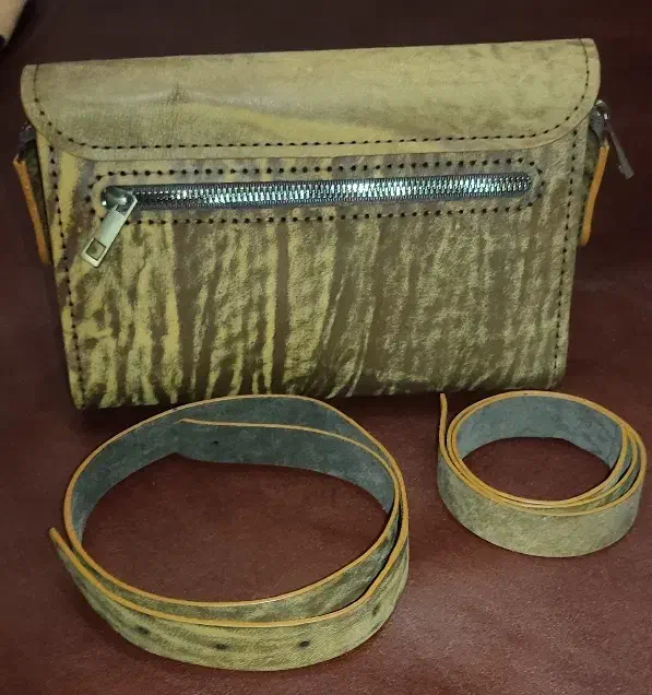 تولید کننده انواع وسایل چرم طبیعی ودست دوز|کیف، کفش، کمربند|کازرون, |دیوار