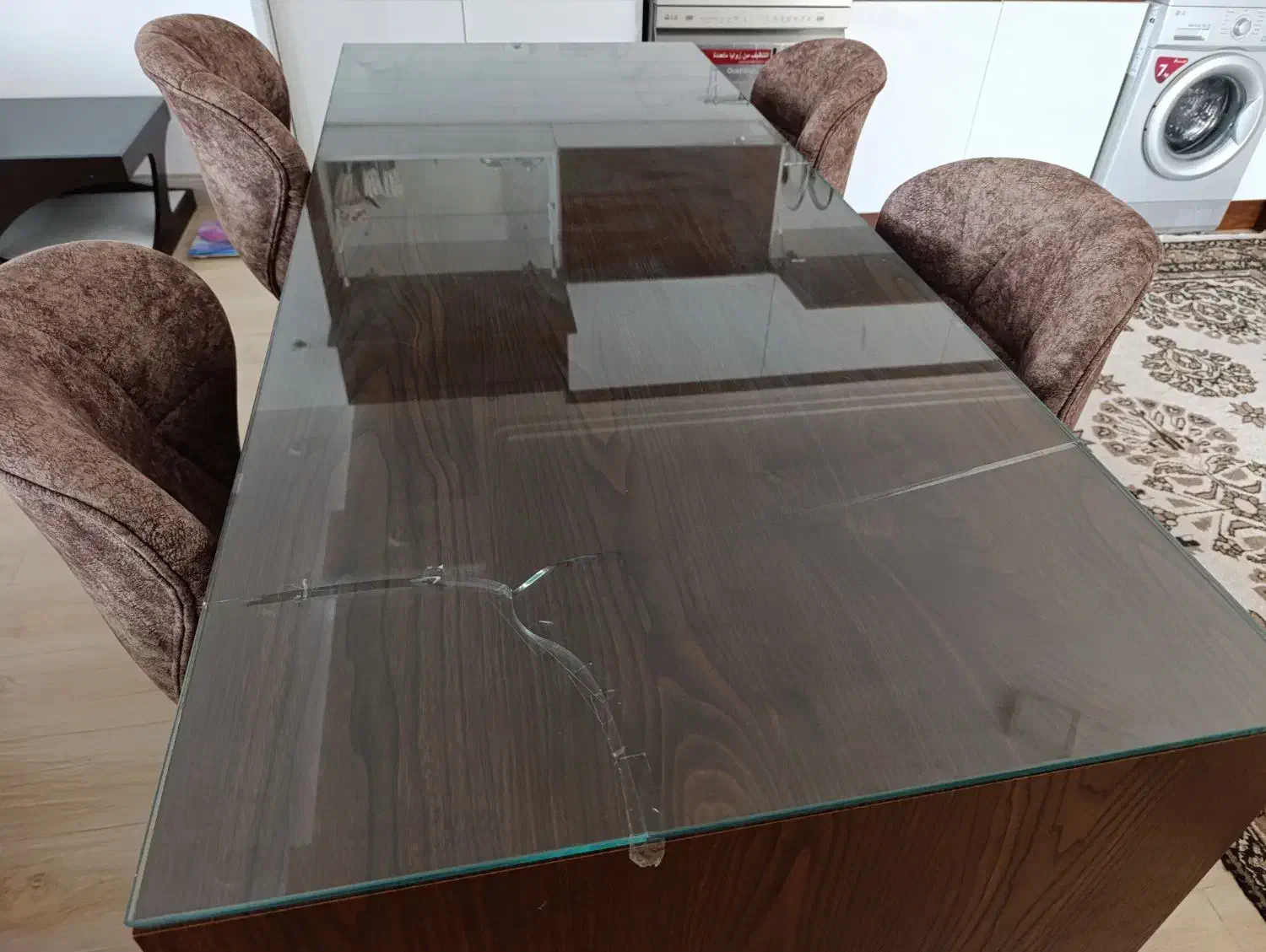 شیشه ی میز فروشی|میز و صندلی غذاخوری|طبس, |دیوار