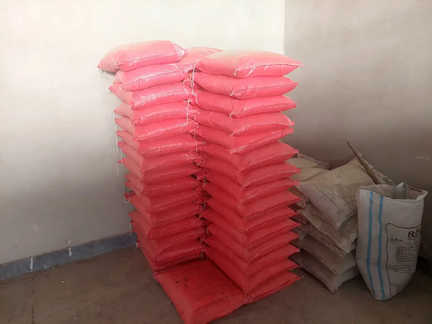 خریدار کود های شیمیایی‌ کشاورزی هستم|خدمات باغبانی و درختکاری|مرودشت, ابوذر جنوبی|دیوار