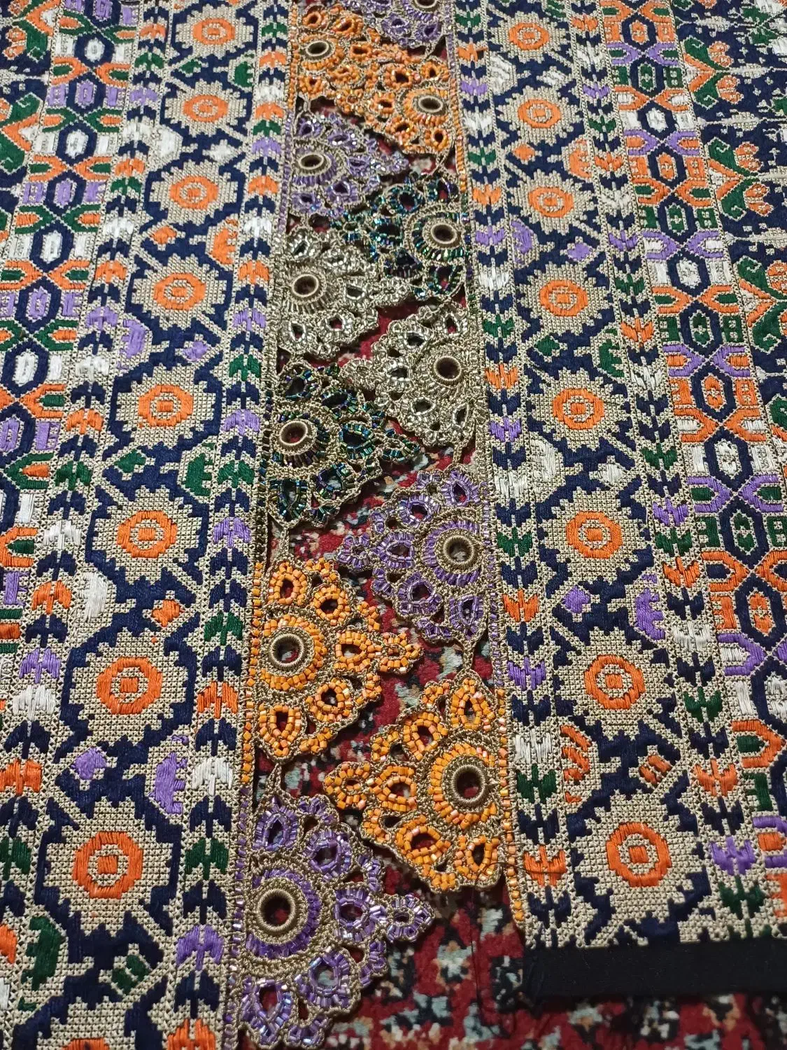 کریشی|لباس|زاهدان, |دیوار