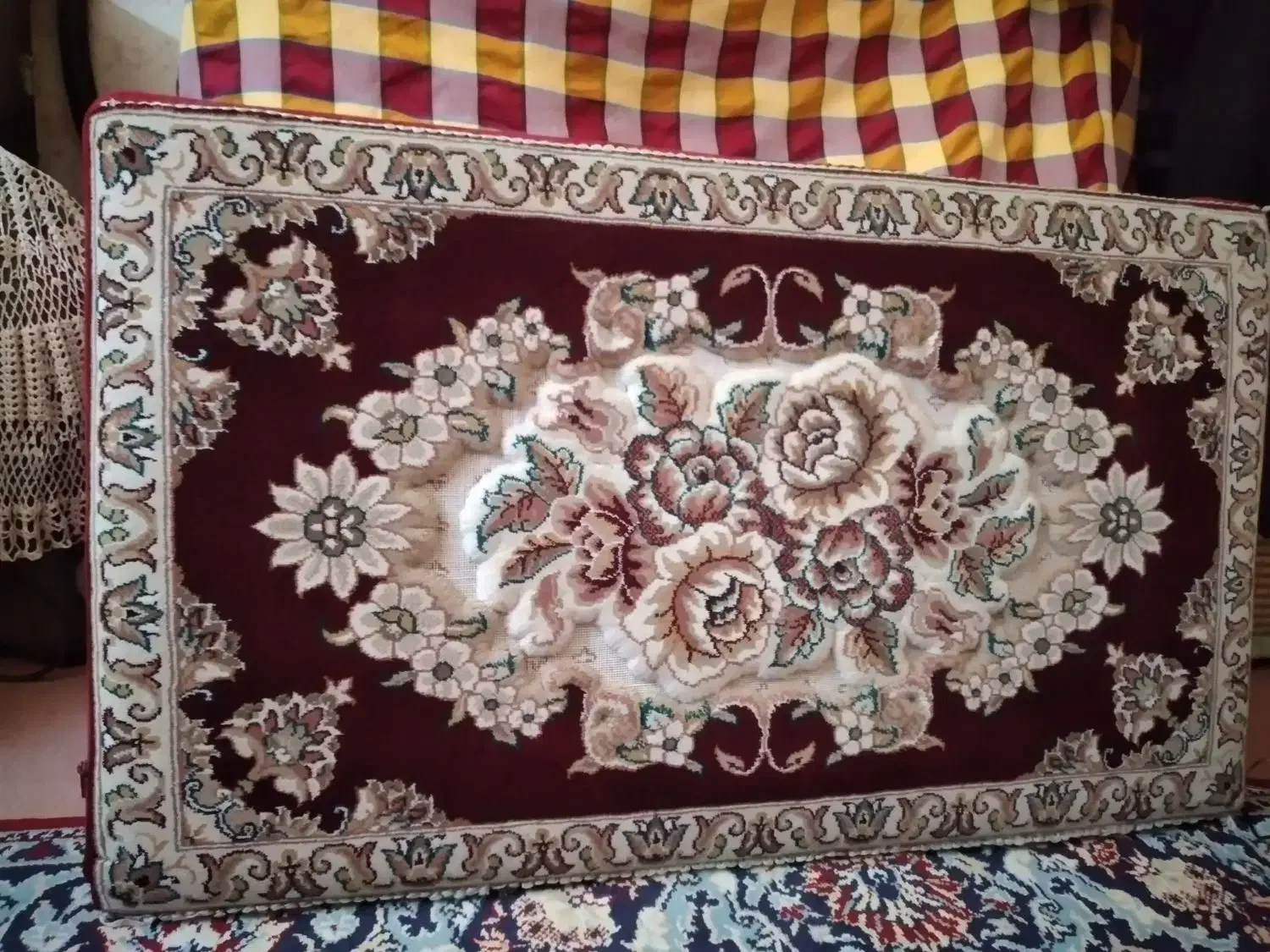 یک جفت پشتی|پشتی|ساوه, |دیوار