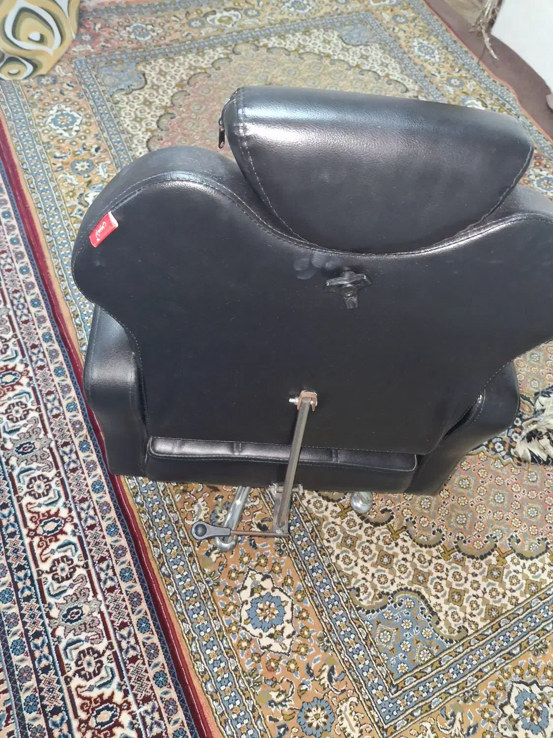 صندلی آرایشگری در حد صفر|آرایشگاه و سالن‌های زیبایی|بندر انزلی, شالیور|دیوار