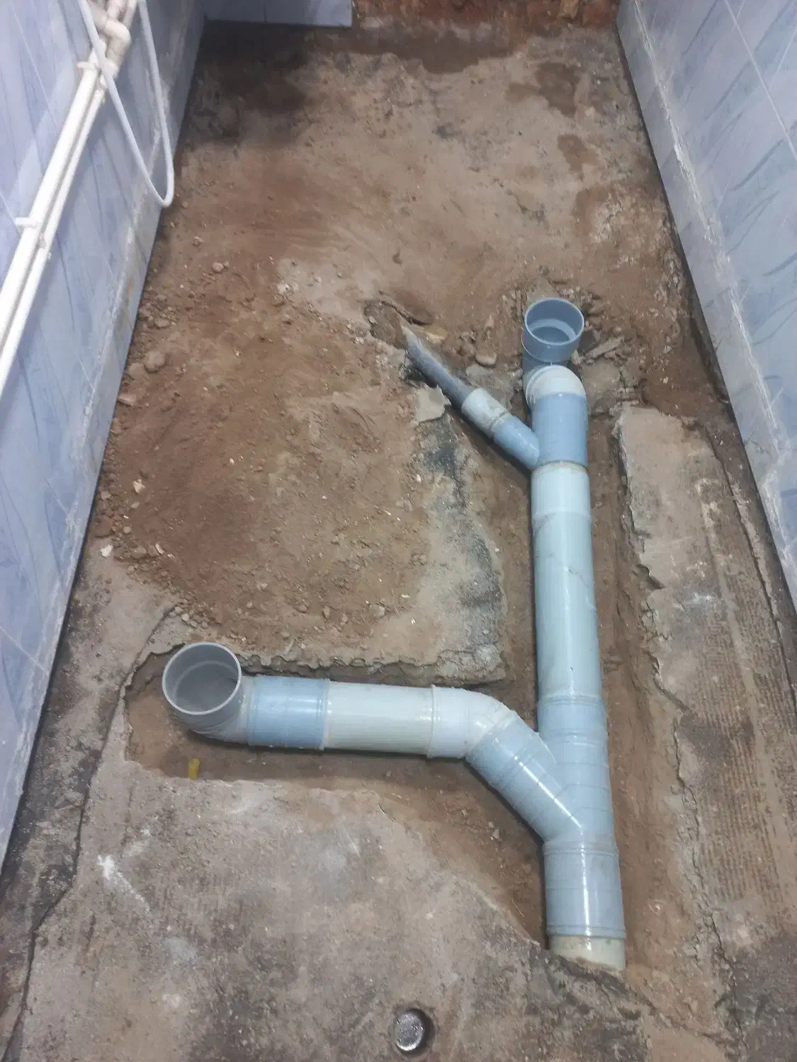 نشت یابی و لوله کشی و تعمییرات|خدمات پیشه و مهارت|تبریز, |دیوار