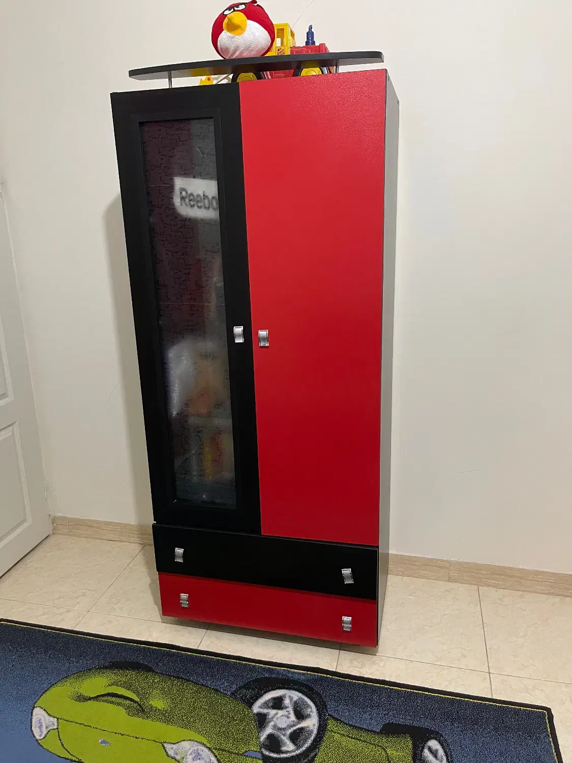 تخت خواب یک نفره و تشک و کمد|تخت و سرویس خواب|کرج, شهرک جهاننما|دیوار