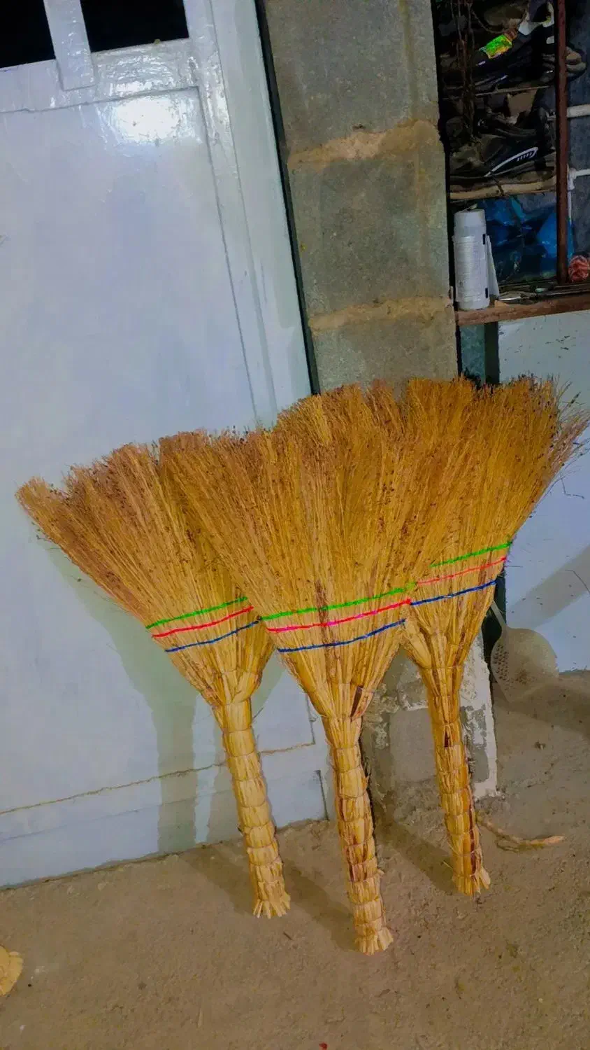 جارو|لوازم نظافت|آشخانه, |دیوار