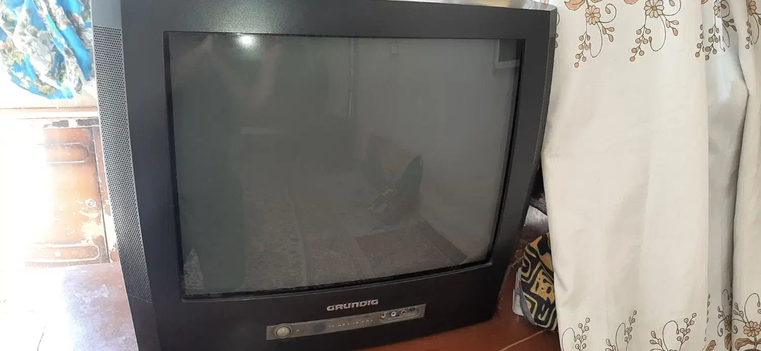 تلوزیون رنگی GRunDTGگروندیک پارس ساخت جرمنی|تلویزیون و پروژکتور|اصفهان, آبشار|دیوار
