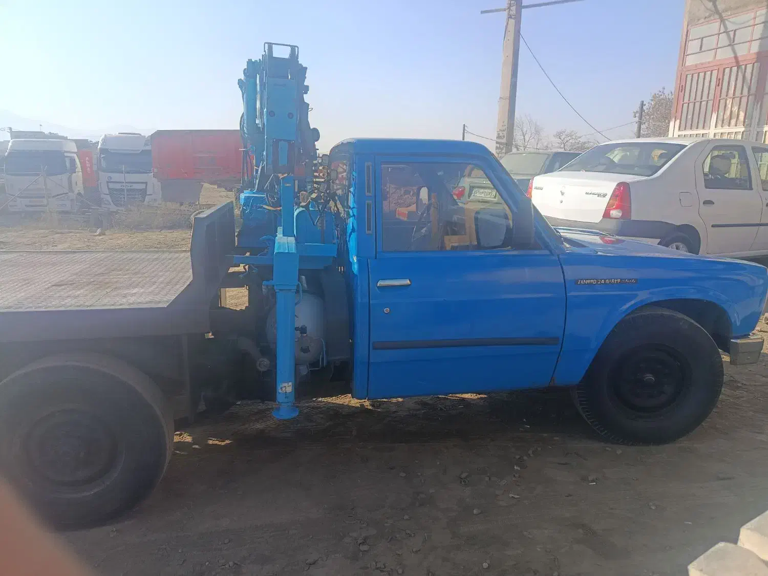 نیسان جرثقیل|خودرو سواری و وانت|همدان, |دیوار