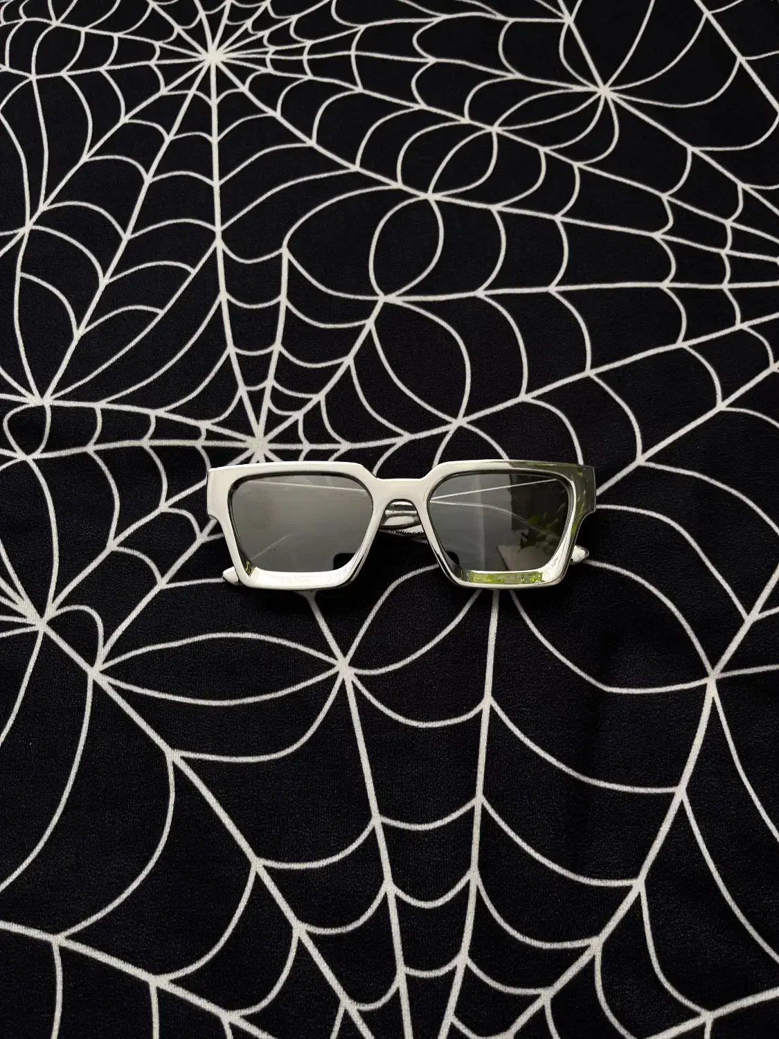 عینک آفتابی سیلور|زیورآلات و اکسسوری|هشتگرد, شهرک گلها|دیوار