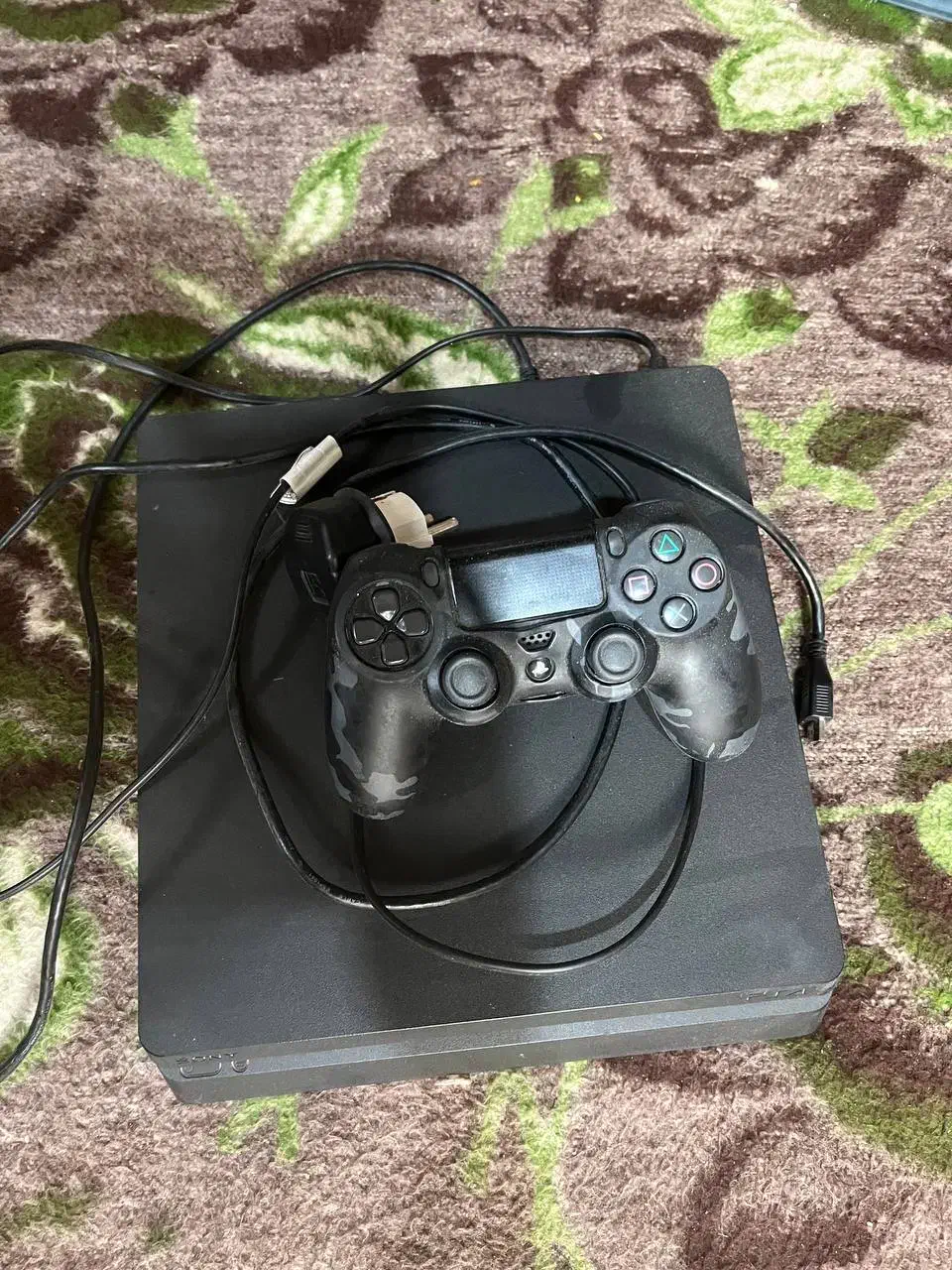 یک عدد ،ps4 تمیز با کارتون و همچی تک دستع  اسلیم|کنسول، بازی ویدئویی و آنلاین|جیرفت, |دیوار