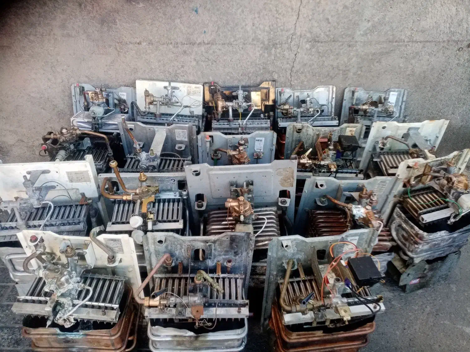 تعویض آبگرمکن فرسوده با نو (نمایندگی بوتان براتی)|آبگرمکن، پکیج، شوفاژ|بیرجند, |دیوار