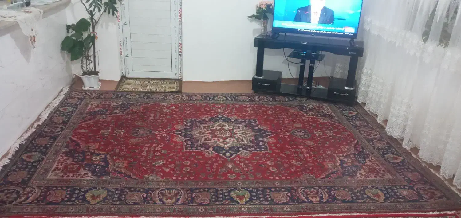 فرش طبیعی۹متری وفرش ماشینی۱۲متری|فرش|خوی, |دیوار