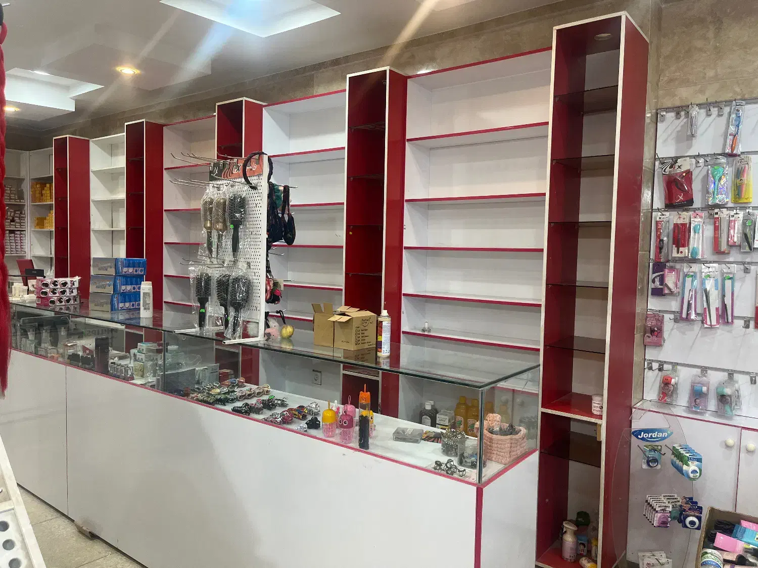 دکور لوازم ارایشی|فروشگاه و مغازه|سیرجان, |دیوار