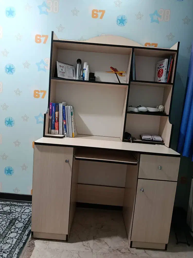 تخت و کمد و میز تحریر و تشک نوجوان|تخت و سرویس خواب|تهران, باغ فیض|دیوار