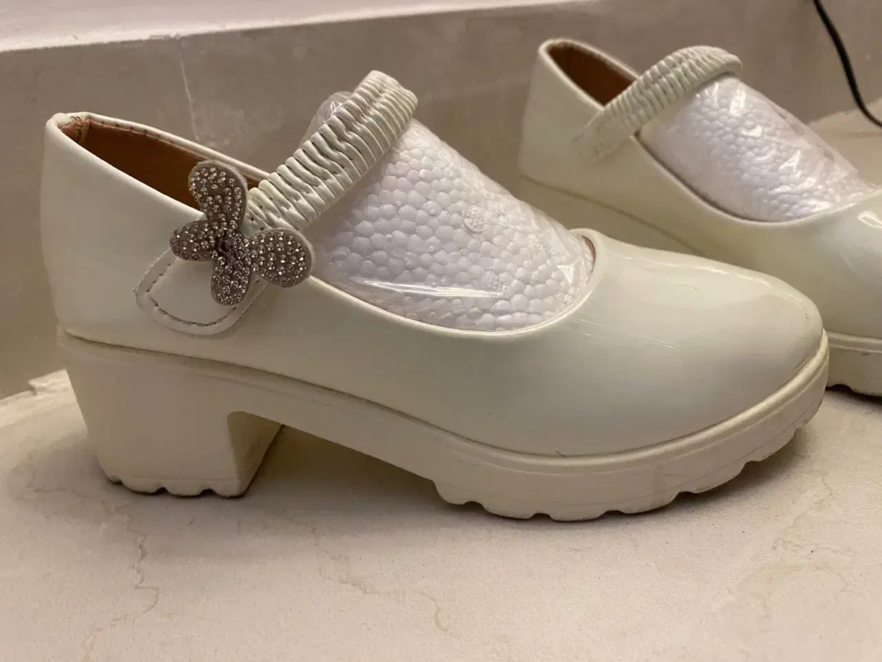 بوت بچگانه و مجلسی ورنی|کفش و لباس بچه|بندرعباس, |دیوار