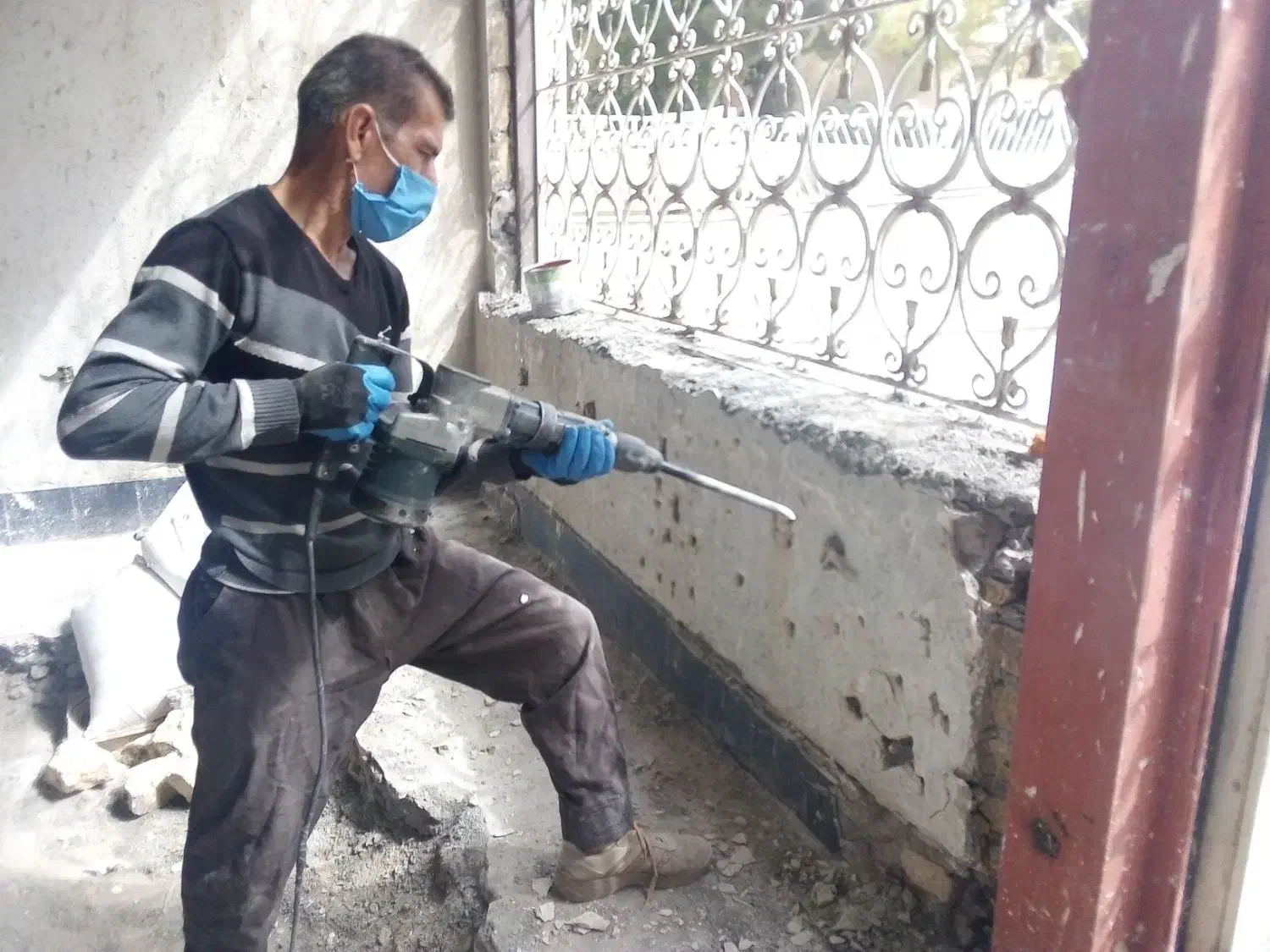 تخریب اپن شومینه تخریب ساختمان تخریب جزیی وکلی|خدمات پیشه و مهارت|مشهد, هفت تیر (حافظ)|دیوار