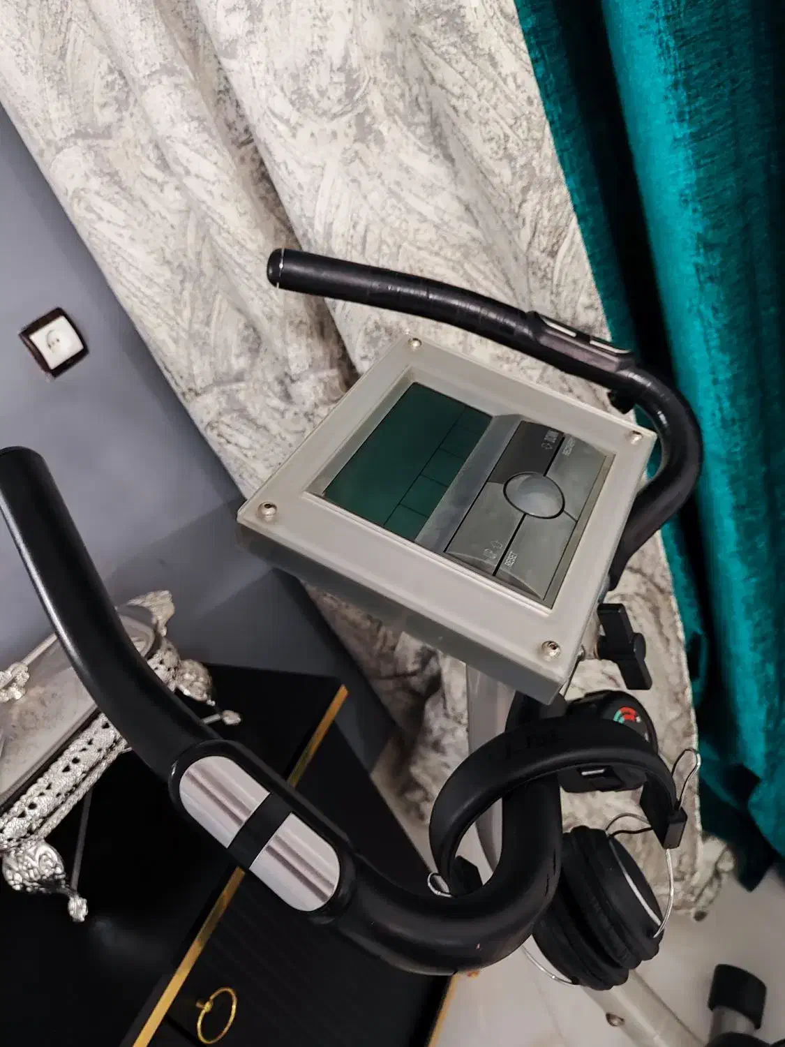 دوچرخه ثابت|تجهیزات ورزشی|اشتهارد, |دیوار