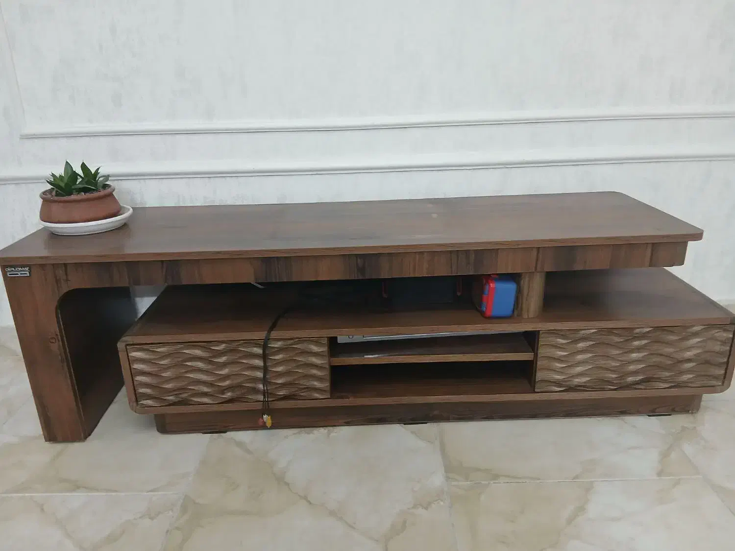 میز چوبی زیر تلویزیون دوتیکه رنگ قهوه ای طبق عکس|میز تلویزیون|تهران, جوادیه تهرانپارس|دیوار