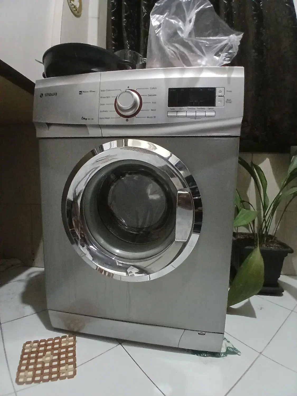 ماشین لباسشوی|ماشین لباسشویی و خشک‌کن لباس|ری, سرتخت|دیوار