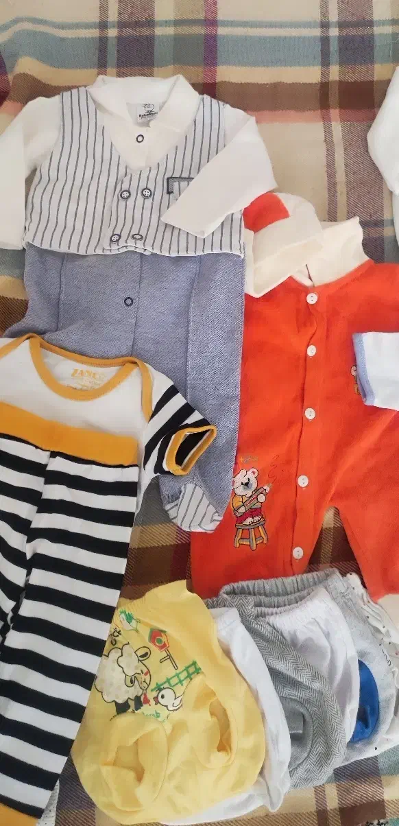 لباس بچه (پسر)|کفش و لباس بچه|قم, باسکول|دیوار