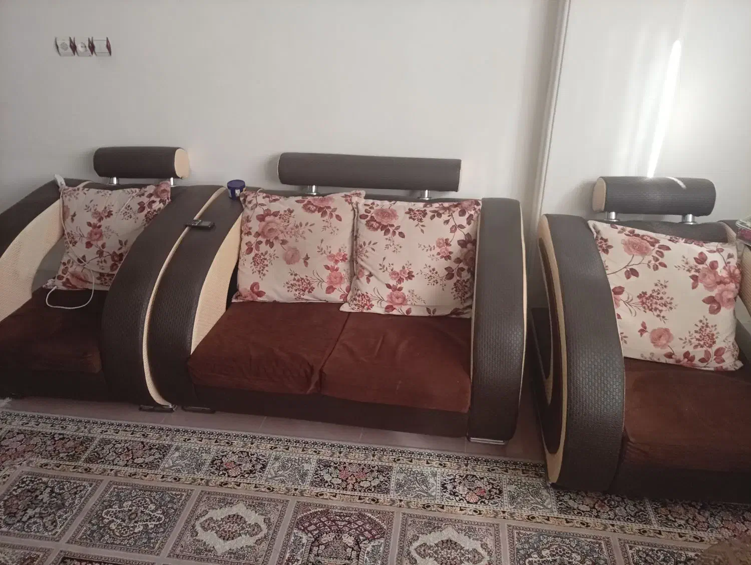 یک دست مبل هفت نفره دست دوم به فروش میرسد|مبلمان خانگی و میز عسلی|سمنان, |دیوار