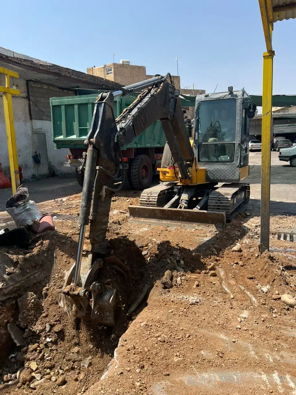 حمل نخاله ماسه06شسته مخلوط ناخاله مینی بیل کمپرسی|خدمات حمل و نقل|شیراز, آزادگان|دیوار