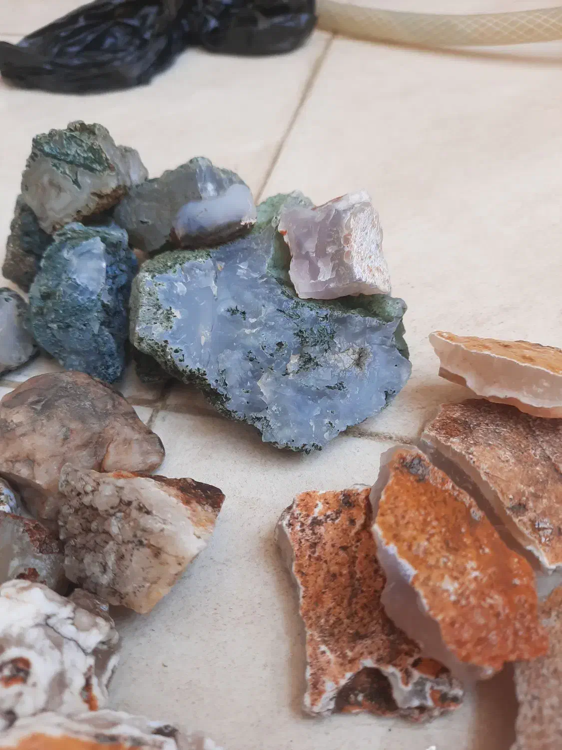 سنگ نگین انگشتر کوارتز و جاسپر عقیق سبز شجر|کلکسیون اشیاء عتیقه|قرچک, فردیس|دیوار