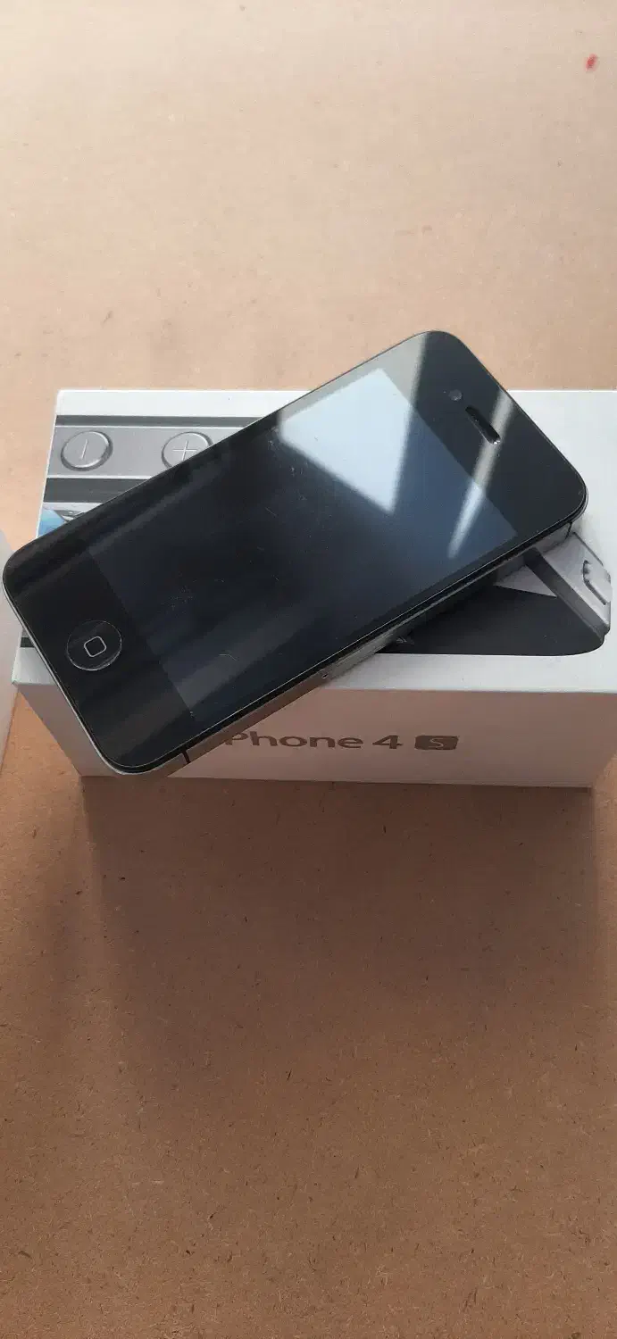 گوشی اپل 4s-32|موبایل|تهران, تهرانپارس جنوبی|دیوار