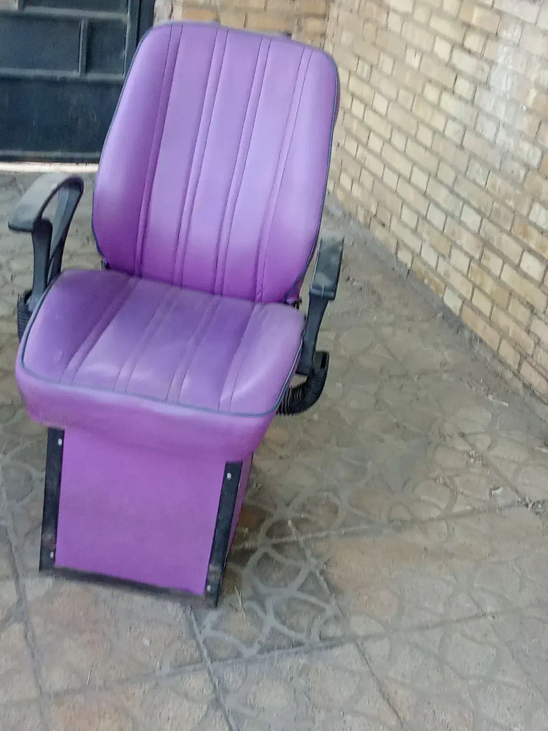 فروش سه عدد صندلی آریشگاه|آرایشگاه و سالنهای زیبایی|شیراز, احمدی جنوبی|دیوار