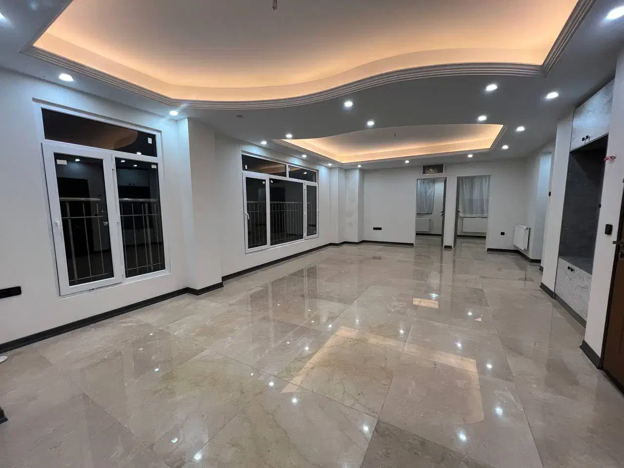 * ۹۵ متر * فول امکانات * مترو سبلان *