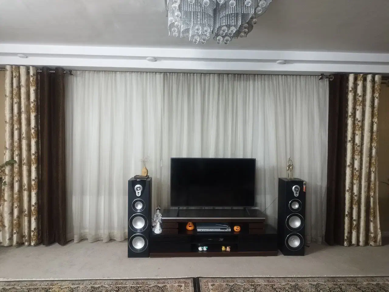 پرده|پرده، رانر، رومیزی|مشهد, تربیت (صدف)|دیوار