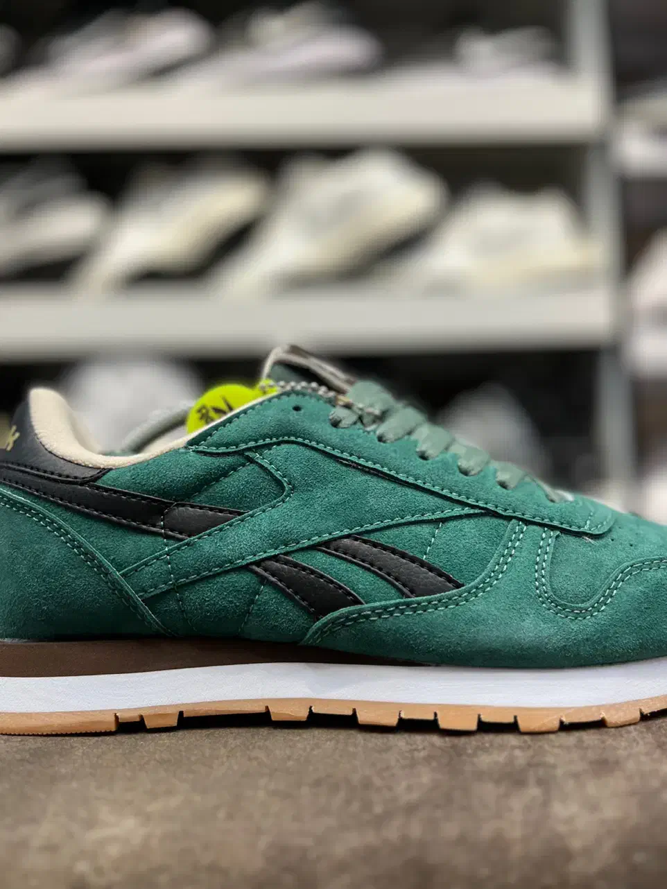 کتونی ریباک کلاسیک رنگ سبز|کیف، کفش، کمربند|تهران, باشگاه نفت|دیوار